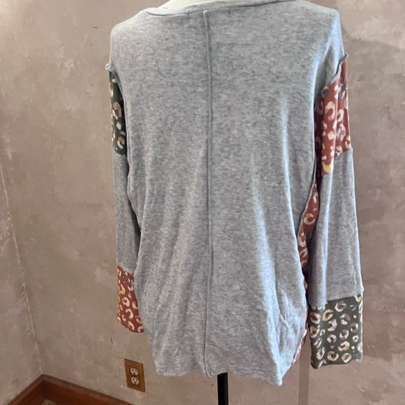 Women’s long sleeve top - Picture 7 of 7